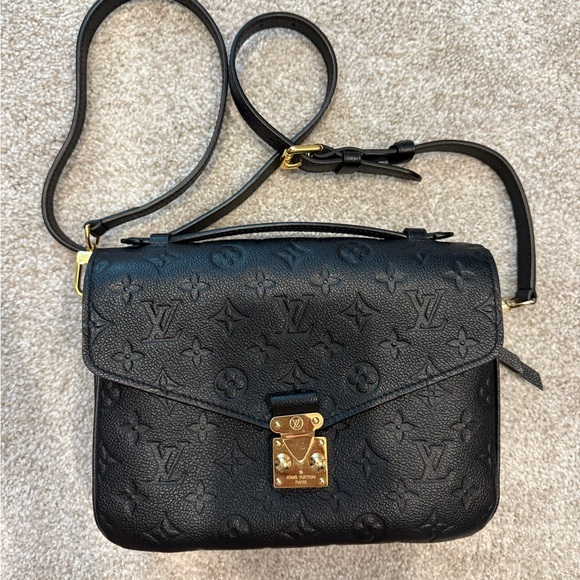 Louis Vuitton Pochette Métis Black leather - Picture 1 of 7
